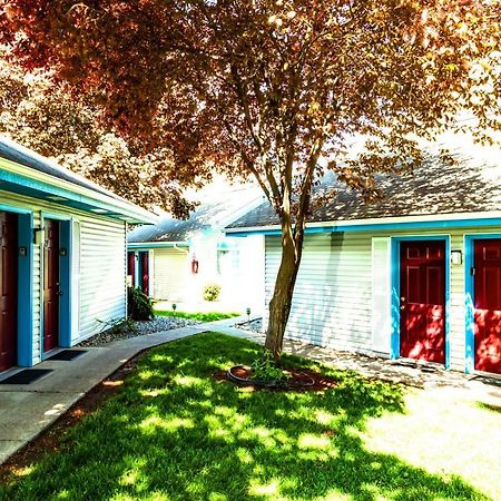 Turning Leaf Townhome Suites Fairwood Экстерьер фото