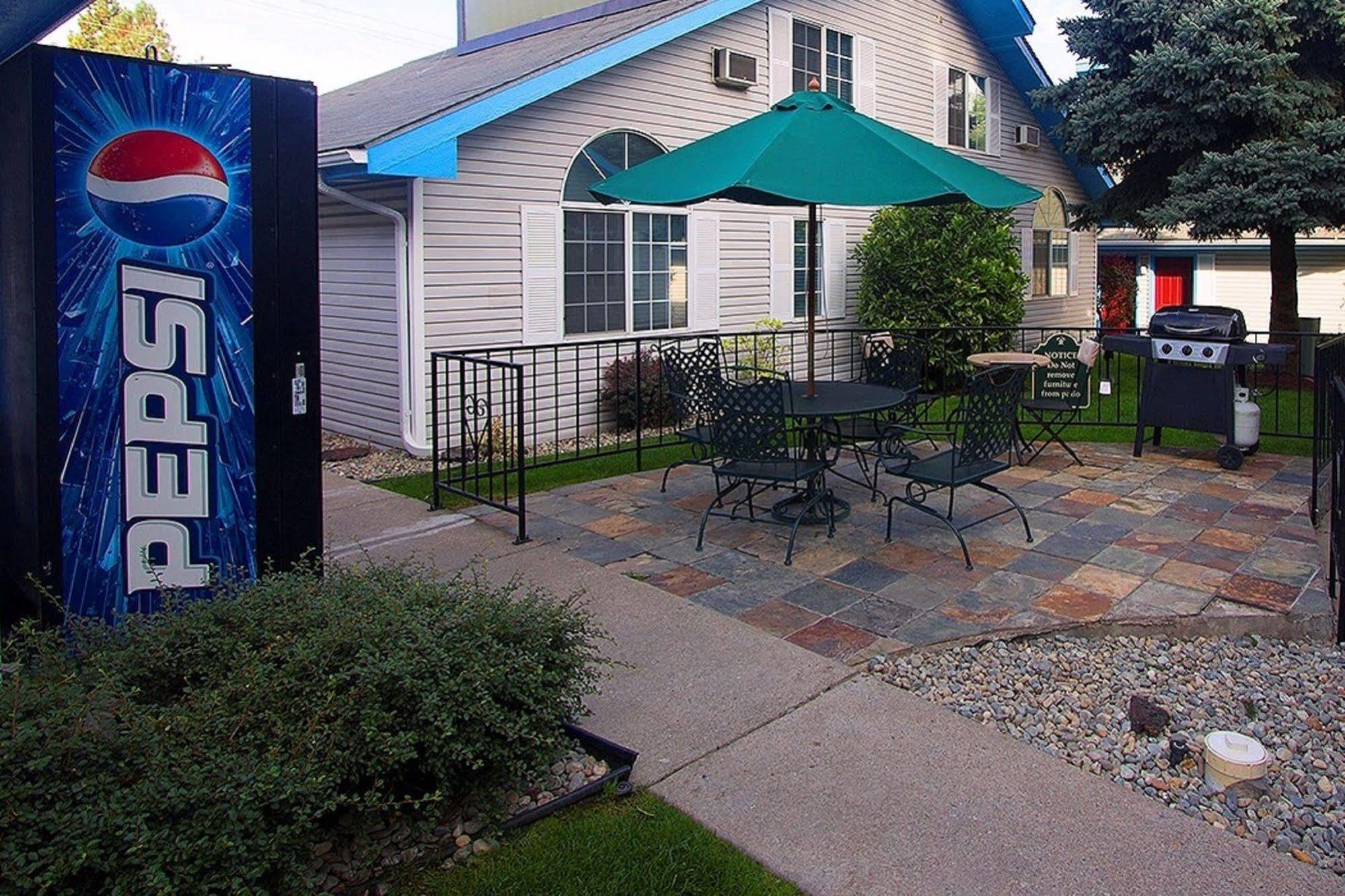 Turning Leaf Townhome Suites Fairwood Экстерьер фото