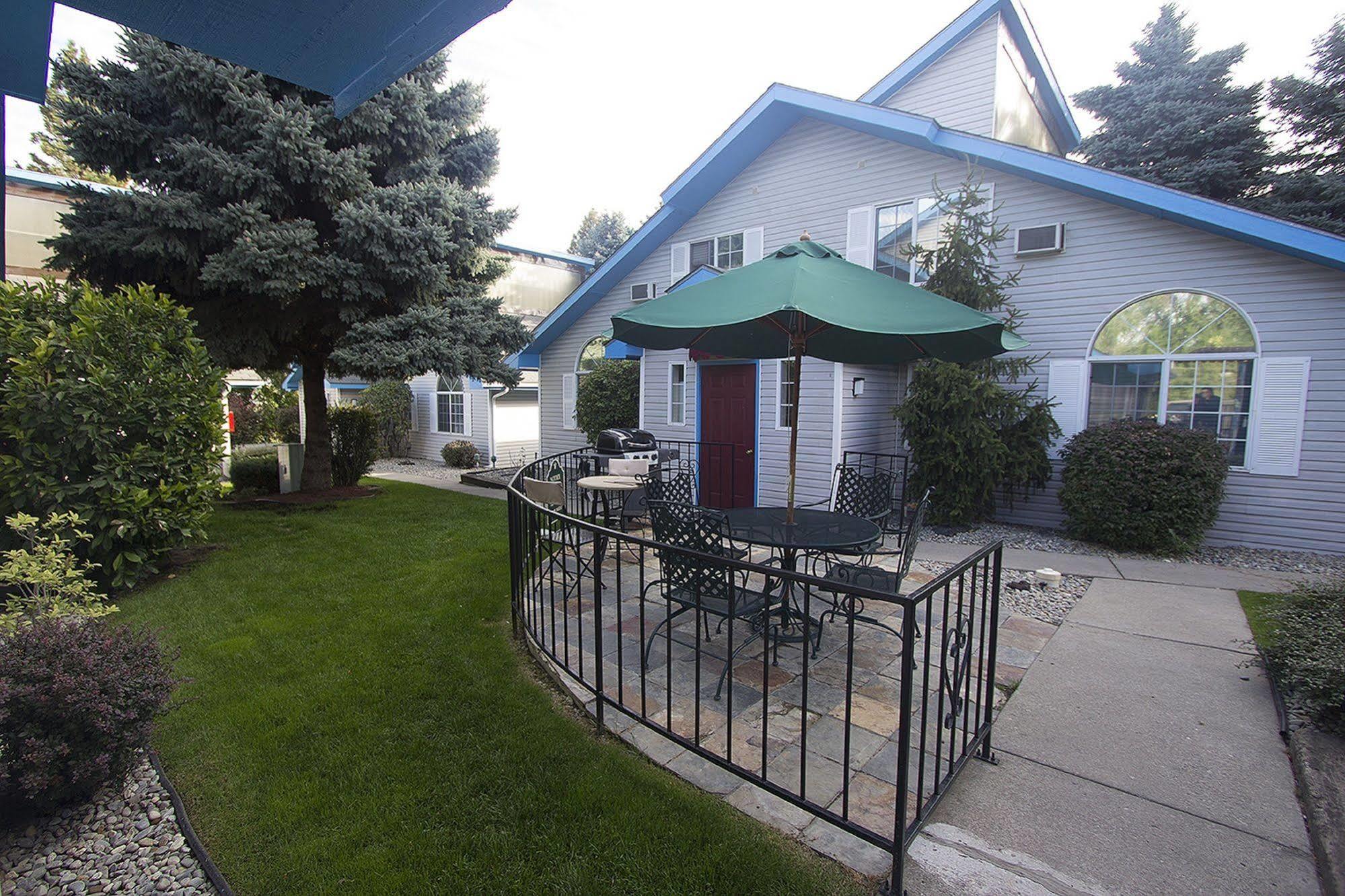 Turning Leaf Townhome Suites Fairwood Экстерьер фото