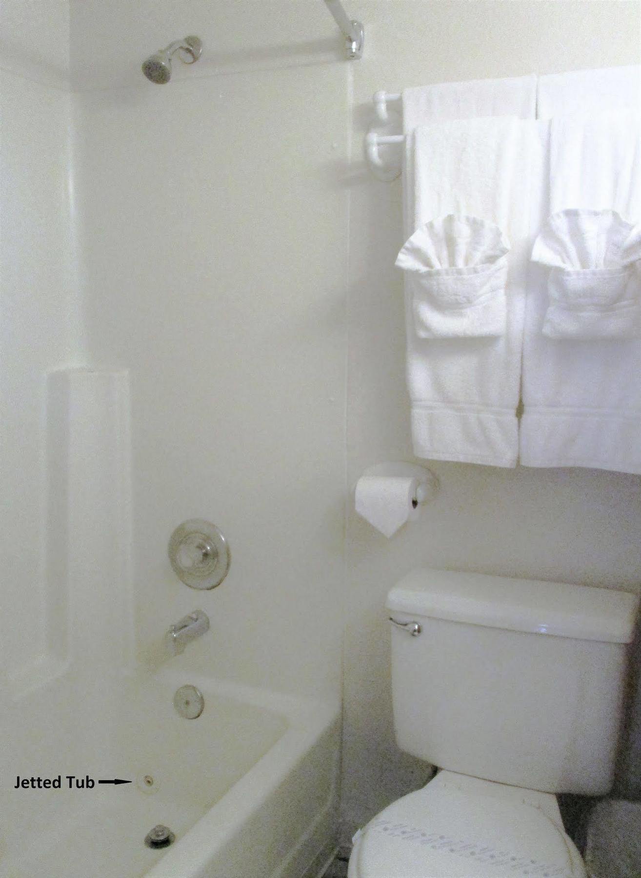 Turning Leaf Townhome Suites Fairwood Экстерьер фото