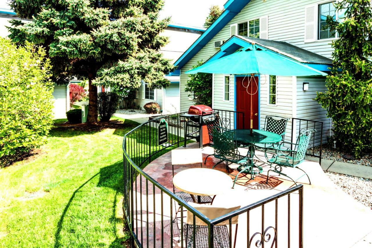 Turning Leaf Townhome Suites Fairwood Экстерьер фото